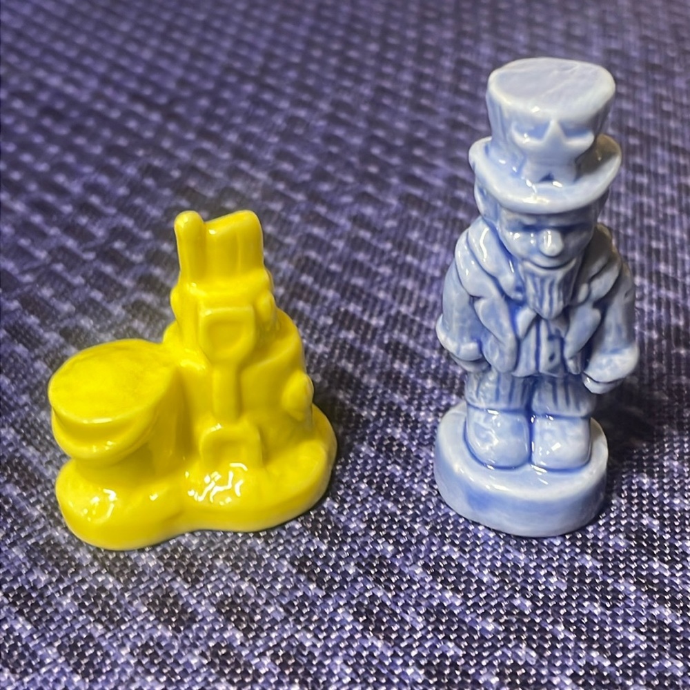 Wade of England summer figurines Uncle Sam 2” and sand toys 1.25” tall